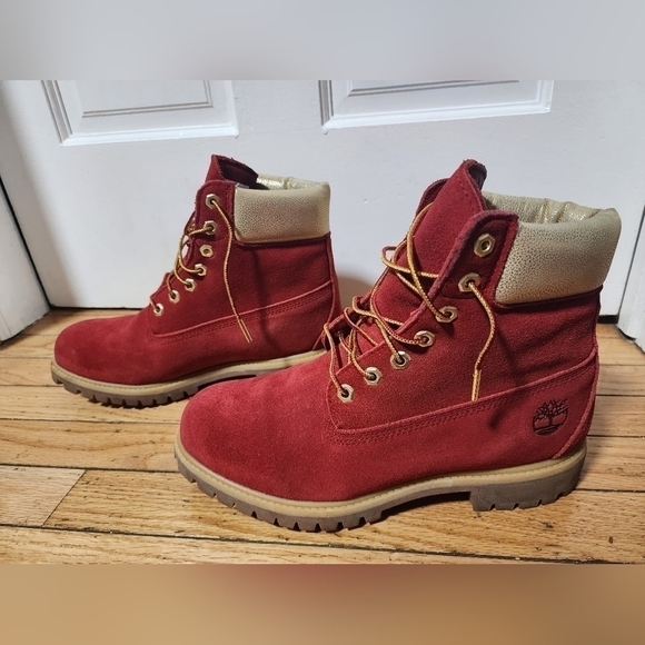 Timberland Holiday ‘Nice’ Themed Red Suede 6” Boots Men\'s Size 9